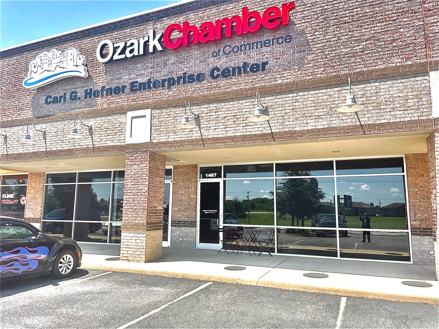 The Ozark Chamber of Commerce is fully staffed following two recent hires.